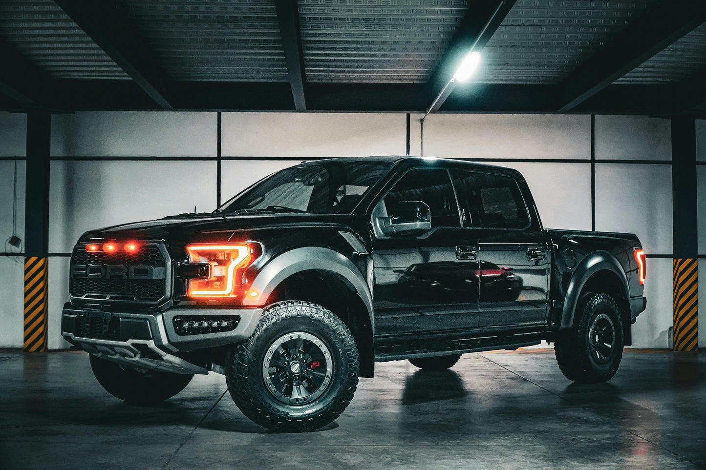 Full Service - Large SUV / Pickup Truck / Minivan