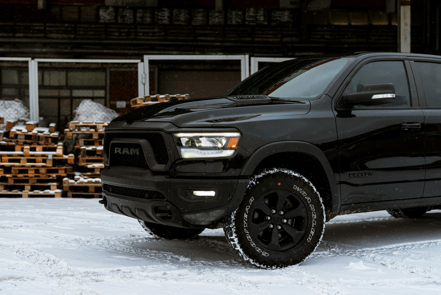 Full Service - Large SUV / Pickup Truck / Minivan